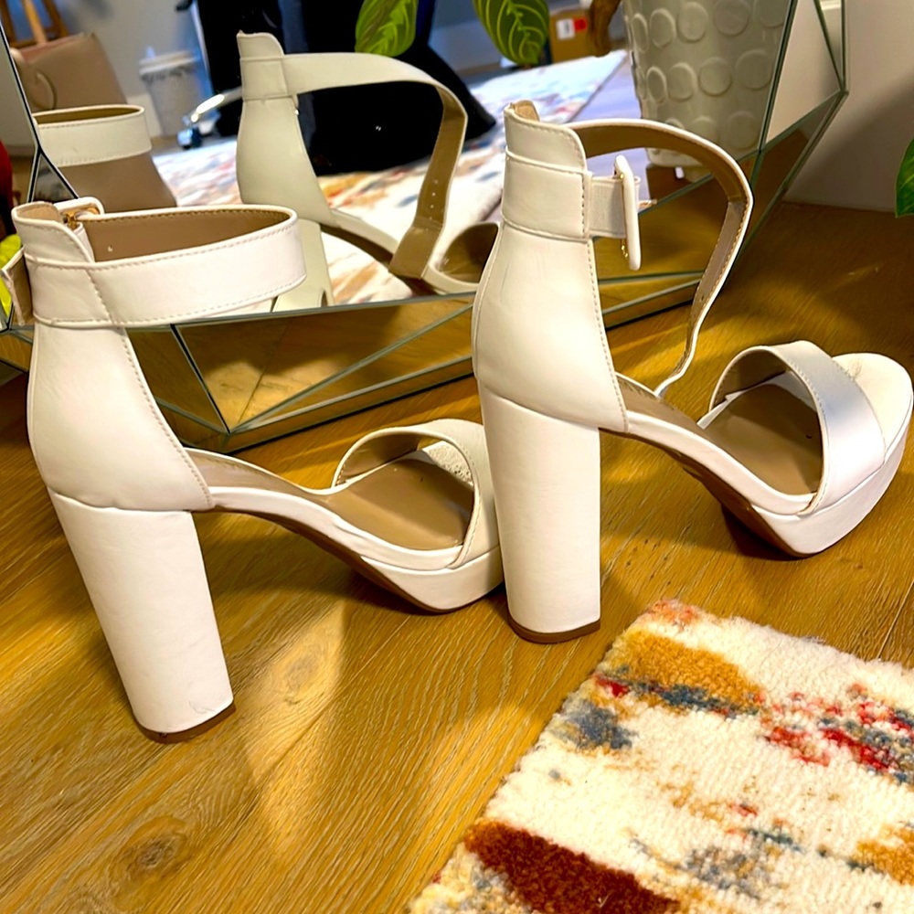Most comfortable wedding shoes - white - size 7.5